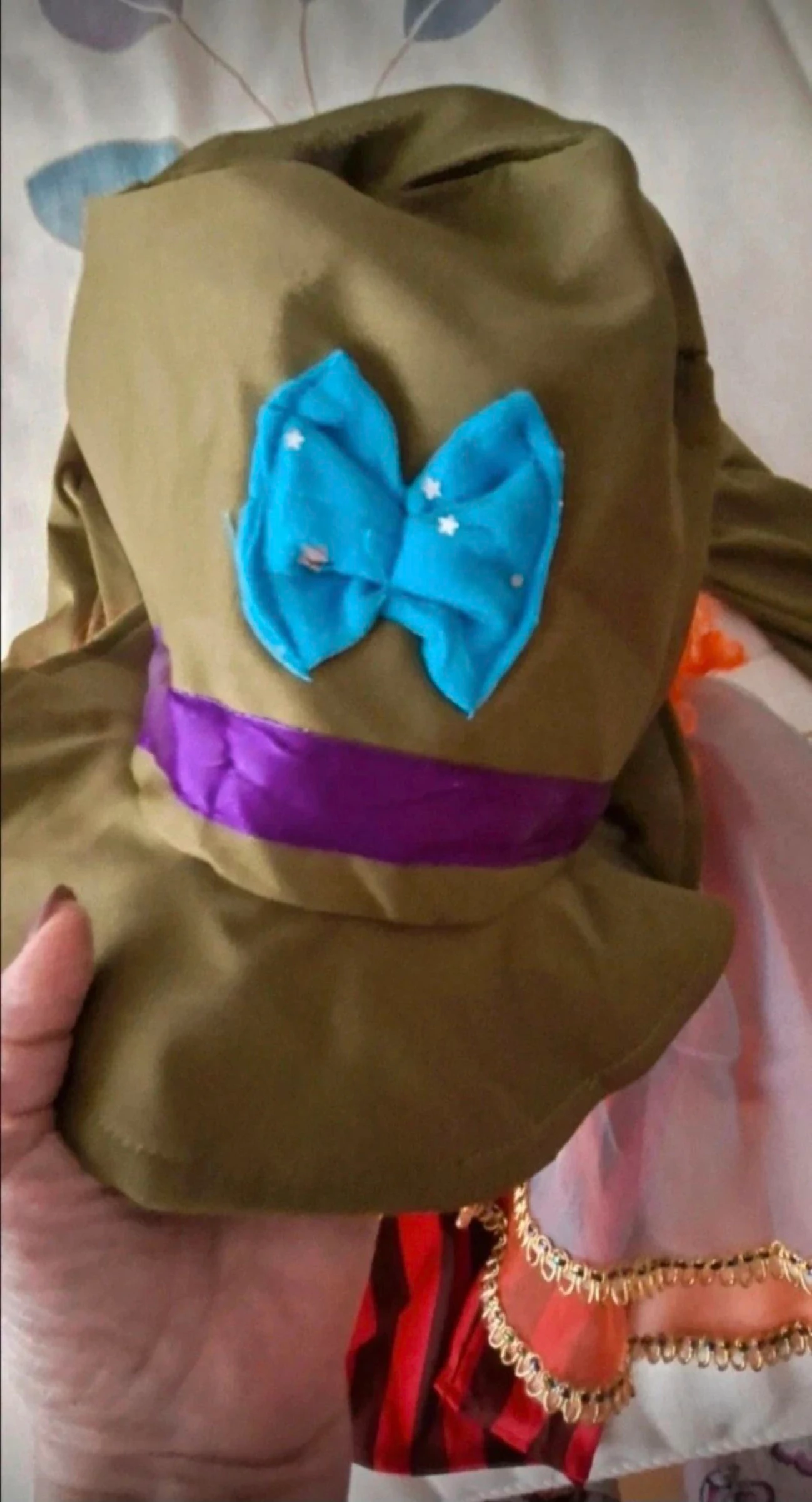 Disfraz de niña "Sombrerera Loca" talla 7-9, mas peluca – photo 3